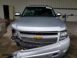 2013 Chevrolet Suburban LT with VIN 1GNSKJE76DR123518, listed as a Copart auction lot 66334144 with 270,402 mi miles and Salvage Title. Bid and sale history available at carsss.com. Image 5.