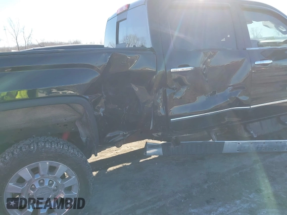 2019 GMC Sierra 2500HD Denali with VIN 1GT12SEYXKF224711, listed as a IAAI auction lot 41407508 with 77,158 mi miles. Bid and sale history available at carsss.com. Image 6.