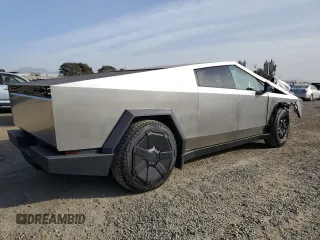 2024 Tesla Cybertruck z VIN 7G2CEHED1RA021263, wystawiony jako Copart lot #89275525 z przebiegiem 4 114 mil mil oraz Szkoda całkowita • Salvage title. Historia ofert i sprzedaży dostępna na DreamBid. Obrazek 3.