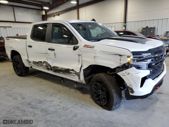 2024 Chevrolet Silverado 1500 LT Trail Boss with VIN 3GCUDFED9RG268803, listed as a Copart auction lot 86591744 with 11,208 mi miles and Salvage Title. Bid and sale history available at carsss.com. Image 4.