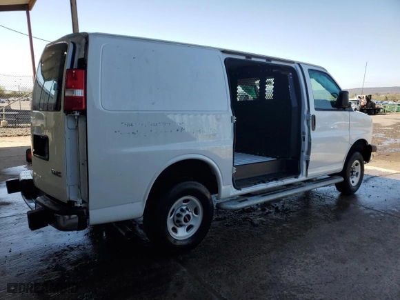 2023 GMC Savana Cargo Van with VIN 1GTW7AFP6P1236723, listed as a Copart auction lot 53118695 with 10,372 mi miles and Clean Title. Bid and sale history available at carsss.com. Image 3.