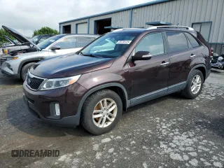 2014 Kia Sorento LX z VIN 5XYKT4A67EG512494, wystawiony jako Copart lot #59735125 z przebiegiem 137 620 mil mil oraz Czysty tytuł • Clean title. Historia ofert i sprzedaży dostępna na DreamBid. Obrazek 1.