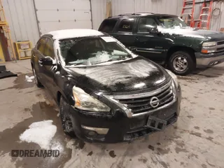 2014 Nissan Altima 2.5 S with VIN 1N4AL3AP7EN239599, listed as a IAAI auction lot 41310126 with 112,437 mi miles. Bid and sale history available at carsss.com. Image 6.