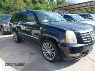 2008 Cadillac Escalade z VIN 1GYFK63818R272860, wystawiony jako IAAI lot #42250157 z przebiegiem 211 457 mil mil oraz . Historia ofert i sprzedaży dostępna na DreamBid. Obrazek 1.