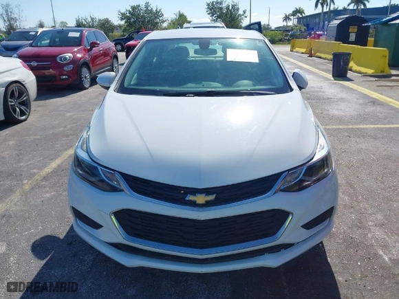 2018 Chevrolet Cruze LT with VIN 1G1BE5SM6J7188113, listed as a IAAI auction lot 42041110 with 60,706 mi miles. Bid and sale history available at carsss.com. Image 6.