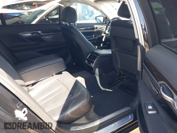 2019 BMW 7 Series 740i с VIN WBA7E2C50KB216826, выставлен на аукционе IAAI как лот 39659011 с пробегом Не указан миль и . История ставок и продаж доступна на DreamBid. Изображение 8.