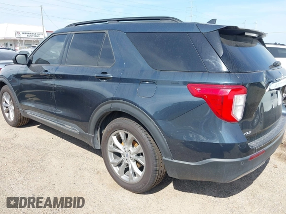 2022 Ford Explorer XLT z VIN 1FMSK7DHXNGA75438, wystawiony jako IAAI lot #42063723 z przebiegiem 45 857 mil mil oraz . Historia ofert i sprzedaży dostępna na DreamBid. Obrazek 3.