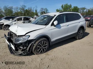 2021 Volkswagen Tiguan S z VIN 3VV1B7AX4MM011610, wystawiony jako Copart lot #53897455 z przebiegiem 26 789 mil mil oraz Szkoda całkowita • Salvage title. Historia ofert i sprzedaży dostępna na DreamBid. Obrazek 1.