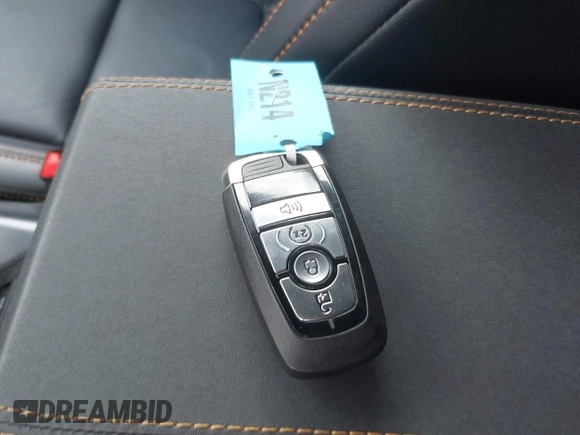 2024 Ford Bronco Badlands z VIN 1FMEE9BP9RLB31294, wystawiony jako IAAI lot #42115923 z przebiegiem 1675 mil mil oraz . Historia ofert i sprzedaży dostępna na DreamBid. Obrazek 11.