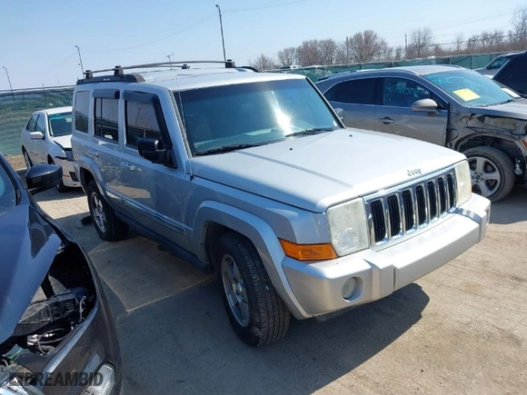 2010 Jeep Commander Sport with VIN 1J4RG4GK2AC105232, listed as a IAAI auction lot 41790011 with 192,281 mi miles. Bid and sale history available at carsss.com. Image 1.
