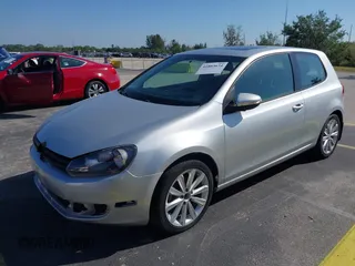 2012 Volkswagen Golf TDI w/Tech Pkg z VIN WVWMM7AJXCW111761, wystawiony jako IAAI lot #42322308 z przebiegiem 138 743 mil mil oraz . Historia ofert i sprzedaży dostępna na DreamBid. Obrazek 2.