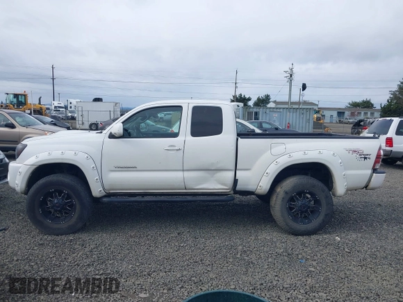 2010 Toyota Tacoma PreRunner with VIN 5TETU4GN0AZ697035, listed as a IAAI auction lot 41976215 with 231,757 mi miles and . Bid and sale history available at DreamBid. Image 14.