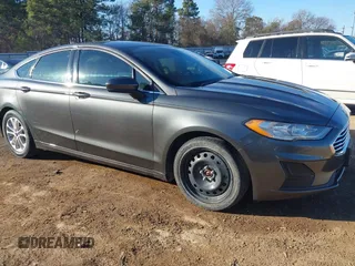 2020 Ford Fusion SE with VIN 3FA6P0H75LR129109, listed as a IAAI auction lot 41385458 with 98,099 mi miles. Bid and sale history available at carsss.com. Image 1.