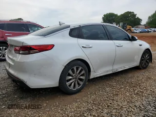 2017 Kia Optima LX z VIN 5XXGT4L36HG124383, wystawiony jako Copart lot #54276425 z przebiegiem 213 621 mil mil oraz Szkoda całkowita • Salvage title. Historia ofert i sprzedaży dostępna na DreamBid. Obrazek 3.