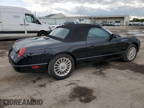 2005 Ford Thunderbird Deluxe z VIN 1FAHP60A25Y103624, wystawiony jako Copart lot #58043635 z przebiegiem 121 881 mil mil oraz Tytuł czysty. Historia ofert i sprzedaży dostępna na DreamBid. Obrazek 3.