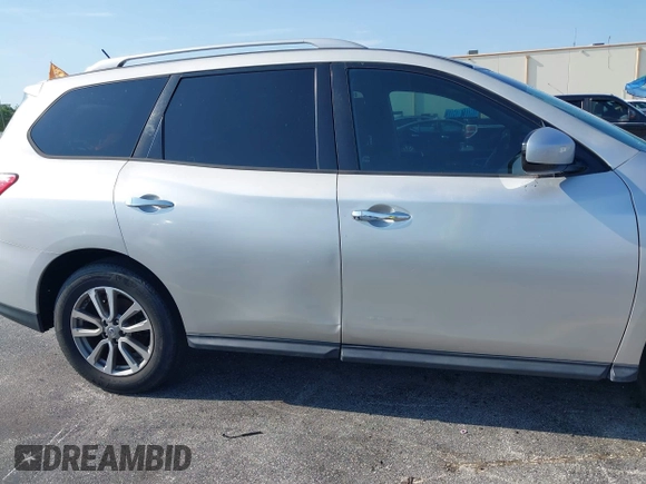 2015 Nissan Pathfinder SL with VIN 5N1AR2MNXFC617601, listed as a IAAI auction lot 42335005 with 121,903 mi miles and . Bid and sale history available at DreamBid. Image 6.