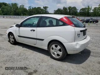 2003 Ford Focus ZX3 with VIN 3FAFP31383R117755, listed as a Copart auction lot 60668725 with 135,856 mi miles and Salvage title. Bid and sale history available at DreamBid. Image 2.