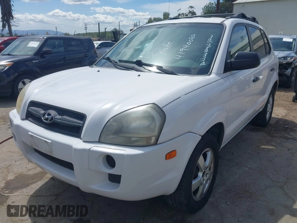 2006 Hyundai Tucson GL with VIN KM8JM12B66U254774, listed as a IAAI auction lot 41940080 with 152,382 mi miles. Bid and sale history available at carsss.com. Image 2.