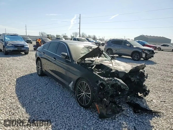 2018 BMW 5 Series 530i z VIN WBAJA5C52JWA38947, wystawiony jako Copart lot #48182405 z przebiegiem Nie podano mil oraz Szkoda całkowita • Salvage title. Historia ofert i sprzedaży dostępna na DreamBid. Obrazek 11.