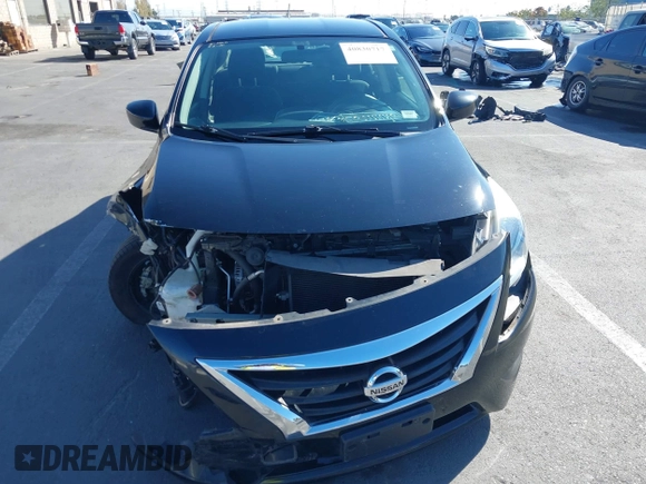 2016 Nissan Versa S z VIN 3N1CN7APXGL828172, wystawiony jako IAAI lot #40830717 z przebiegiem 53 910 mil mil oraz . Historia ofert i sprzedaży dostępna na DreamBid. Obrazek 12.