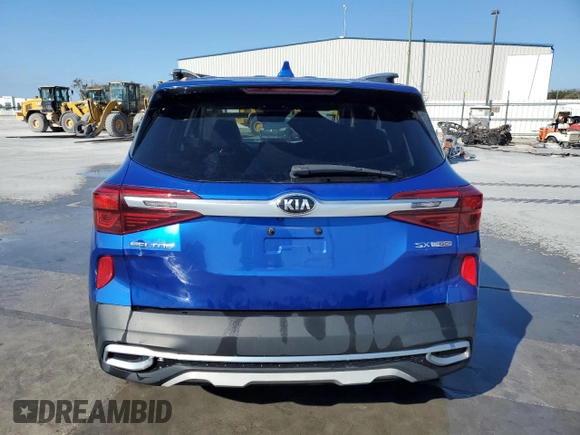 2021 Kia Seltos SX with VIN KNDETCA21M7072840, listed as a Copart auction lot 44395235 with 56,496 mi miles and Salvage Title. Bid and sale history available at carsss.com. Image 6.