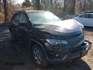 2022 Jeep Compass Trailhawk with VIN 3C4NJDDB2NT195468, listed as a IAAI auction lot 41591739 with 40,584 mi miles and . Bid and sale history available at DreamBid. Image 1.