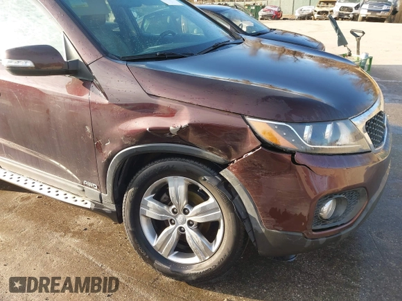2012 Kia Sorento EX with VIN 5XYKUDA25CG239594, listed as a IAAI auction lot 41754946 with 135,005 mi miles. Bid and sale history available at carsss.com. Image 17.