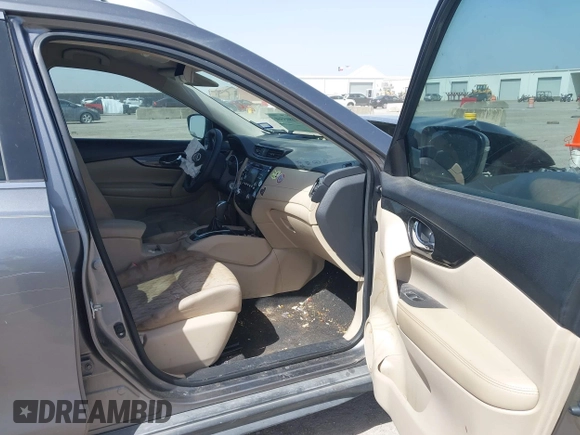 2017 Nissan Rogue SV z VIN KNMAT2MT2HP513636, wystawiony jako IAAI lot #41805560 z przebiegiem 145 783 mil mil oraz . Historia ofert i sprzedaży dostępna na DreamBid. Obrazek 5.