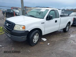 2008 Ford F-150 XL with VIN 1FTRF12208KE92684, listed as a IAAI auction lot 41404112 with 269,854 mi miles. Bid and sale history available at carsss.com. Image 2.