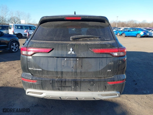 2024 Mitsubishi Outlander SE with VIN JA4J4VA88RZ064350, listed as a IAAI auction lot 41444125 with 5,789 mi miles. Bid and sale history available at carsss.com. Image 16.