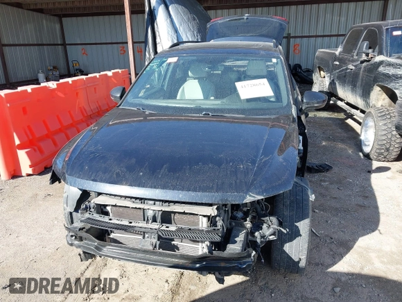 2019 Volkswagen Tiguan SE with VIN 3VV3B7AX2KM075179, listed as a IAAI auction lot 41728654 with 108,388 mi miles and . Bid and sale history available at DreamBid. Image 13.