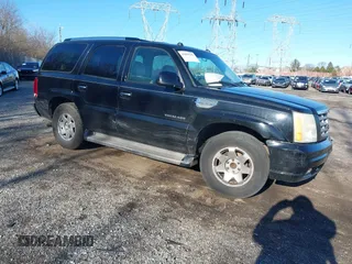 2005 Cadillac Escalade z VIN 1GYEC63T95R123072, wystawiony jako IAAI lot #41861375 z przebiegiem 211 825 mil mil oraz . Historia ofert i sprzedaży dostępna na DreamBid. Obrazek 1.