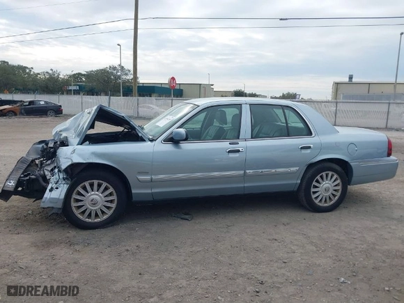 2010 Mercury Grand Marquis LS with VIN 2MEBM7FVXAX623006, listed as a IAAI auction lot 41356795 with 75,036 mi miles. Bid and sale history available at carsss.com. Image 14.