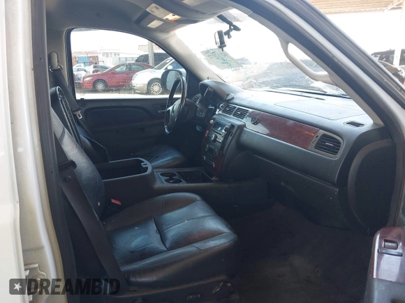 2012 Chevrolet Suburban LT with VIN 1GNSKJE70CR295137, listed as a IAAI auction lot 42112072 with 291,912 mi miles and . Bid and sale history available at DreamBid. Image 5.