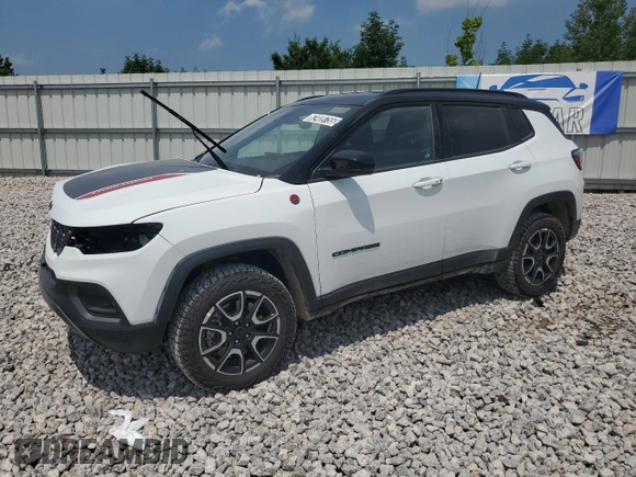 2025 Jeep Compass Trailhawk with VIN 3C4NJDDN6ST543276, listed as a Copart auction lot 62409755 with 4,116 mi miles and Clean title. Bid and sale history available at DreamBid. Image 1.
