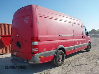 2010 Mercedes-Benz Sprinter Cargo with VIN WD3PE8CC1A5463414, listed as a IAAI auction lot 40383391 with 47,296 mi miles. Bid and sale history available at carsss.com. Image 4.