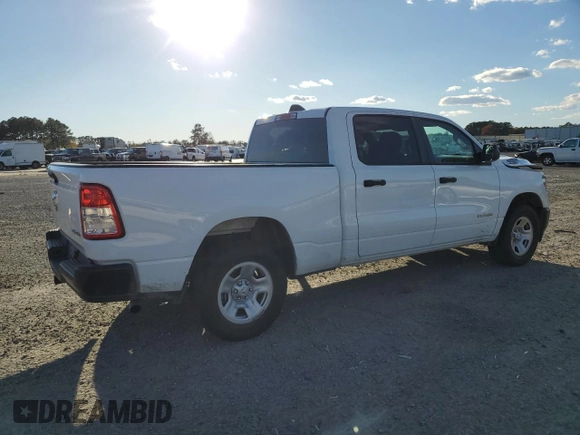 2020 Ram 1500 Tradesman z VIN 1C6SRFNT9LN421718, wystawiony jako Copart lot #81620444 z przebiegiem 38 419 mil mil oraz Szkoda całkowita • Salvage title. Historia ofert i sprzedaży dostępna na DreamBid. Obrazek 3.
