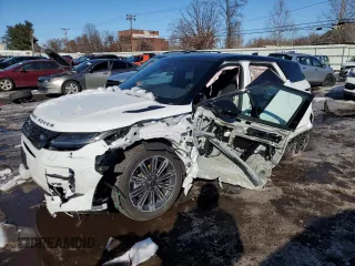 2024 Land Rover Range Rover Evoque Dynamic SE z VIN SALZL2FXXRH237505, wystawiony jako Copart lot #46254085 z przebiegiem 8 966 mil mil oraz Szkoda całkowita • Salvage title. Historia ofert i sprzedaży dostępna na DreamBid. Obrazek 1.