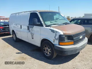 2005 Chevrolet Express Cargo z VIN 1GCFG15X851193419, wystawiony jako IAAI lot #42293836 z przebiegiem 240 169 mil mil oraz . Historia ofert i sprzedaży dostępna na DreamBid. Obrazek 1.