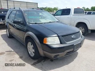 2005 Ford Freestyle SE z VIN 1FMZK01155GA31022, wystawiony jako IAAI lot #42042252 z przebiegiem 138 615 mil mil oraz . Historia ofert i sprzedaży dostępna na DreamBid. Obrazek 1.