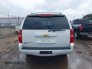 2014 Chevrolet Suburban LT with VIN 1GNSCJE04ER107836, listed as a IAAI auction lot 41698679 with 106,139 mi miles. Bid and sale history available at carsss.com. Image 16.