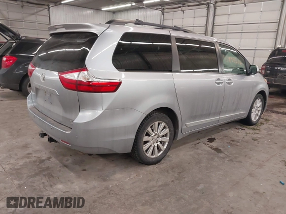 2017 Toyota Sienna XLE z VIN 5TDDZ3DC7HS151052, wystawiony jako IAAI lot #41498506 z przebiegiem 131 063 mil mil oraz . Historia ofert i sprzedaży dostępna na DreamBid. Obrazek 4.