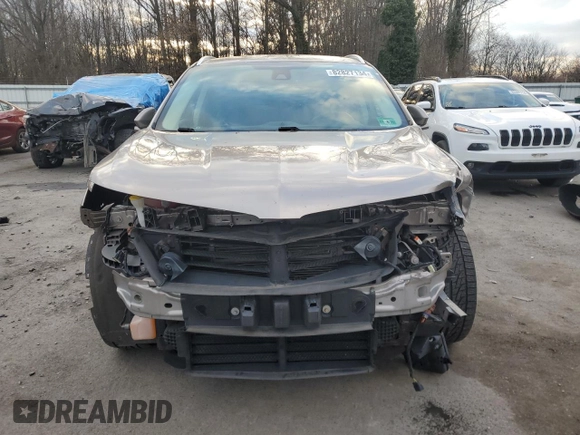 2018 Lincoln MKC Select with VIN 5LMCJ2D99JUL21181, listed as a Copart auction lot 82827134 with 63,667 mi miles and Salvage title. Bid and sale history available at DreamBid. Image 5.