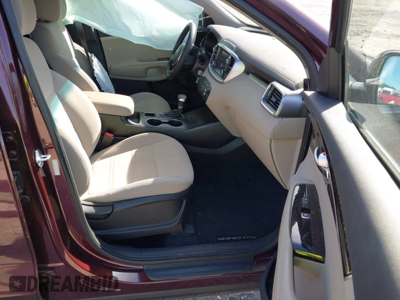2020 Kia Sorento LX with VIN 5XYPG4A38LG658867, listed as a IAAI auction lot 41904018 with 48,499 mi miles. Bid and sale history available at carsss.com. Image 5.