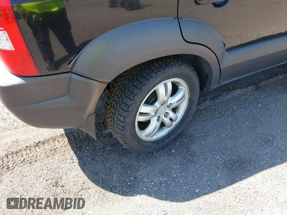 2006 Hyundai Tucson GLS with VIN KM8JN72DX6U324407, listed as a IAAI auction lot 42247884 with 188,911 mi miles and . Bid and sale history available at DreamBid. Image 12.