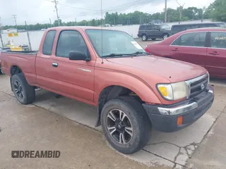 1998 Toyota Tacoma z VIN 4TAWN72N6WZ043934, wystawiony jako IAAI lot #42491623 z przebiegiem 245 025 mil mil oraz . Historia ofert i sprzedaży dostępna na DreamBid. Obrazek 1.
