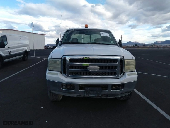 2005 Ford Super Duty F-250 XL with VIN 1FTSW21P35EC83311, listed as a IAAI auction lot 41741558 with NaN miles. Bid and sale history available at carsss.com. Image 12.