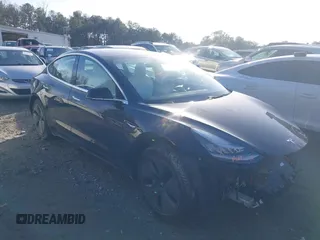2019 Tesla Model 3 Mid Range z VIN 5YJ3E1EA4KF317872, wystawiony jako IAAI lot #41491269 z przebiegiem 90 772 mil mil oraz . Historia ofert i sprzedaży dostępna na DreamBid. Obrazek 12.
