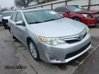 2014 Toyota Camry SE with VIN 4T1BK1FK7EU540975, listed as a IAAI auction lot 41673926 with 190,036 mi miles. Bid and sale history available at carsss.com. Image 1.