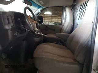 2018 Chevrolet Express Cargo Van with VIN 1GCWGAFG5J1315758, listed as a Copart auction lot 86204684 with 192,498 mi miles and Salvage Title. Bid and sale history available at carsss.com. Image 7.